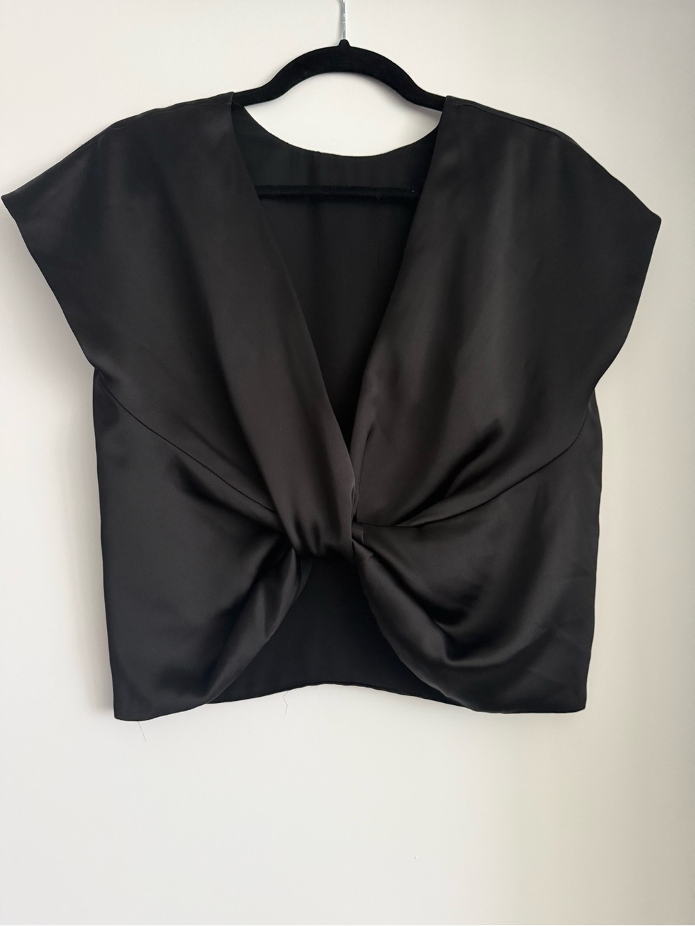 🐈‍⬛ NWOT Zara Black Satin Twist Women’s Top